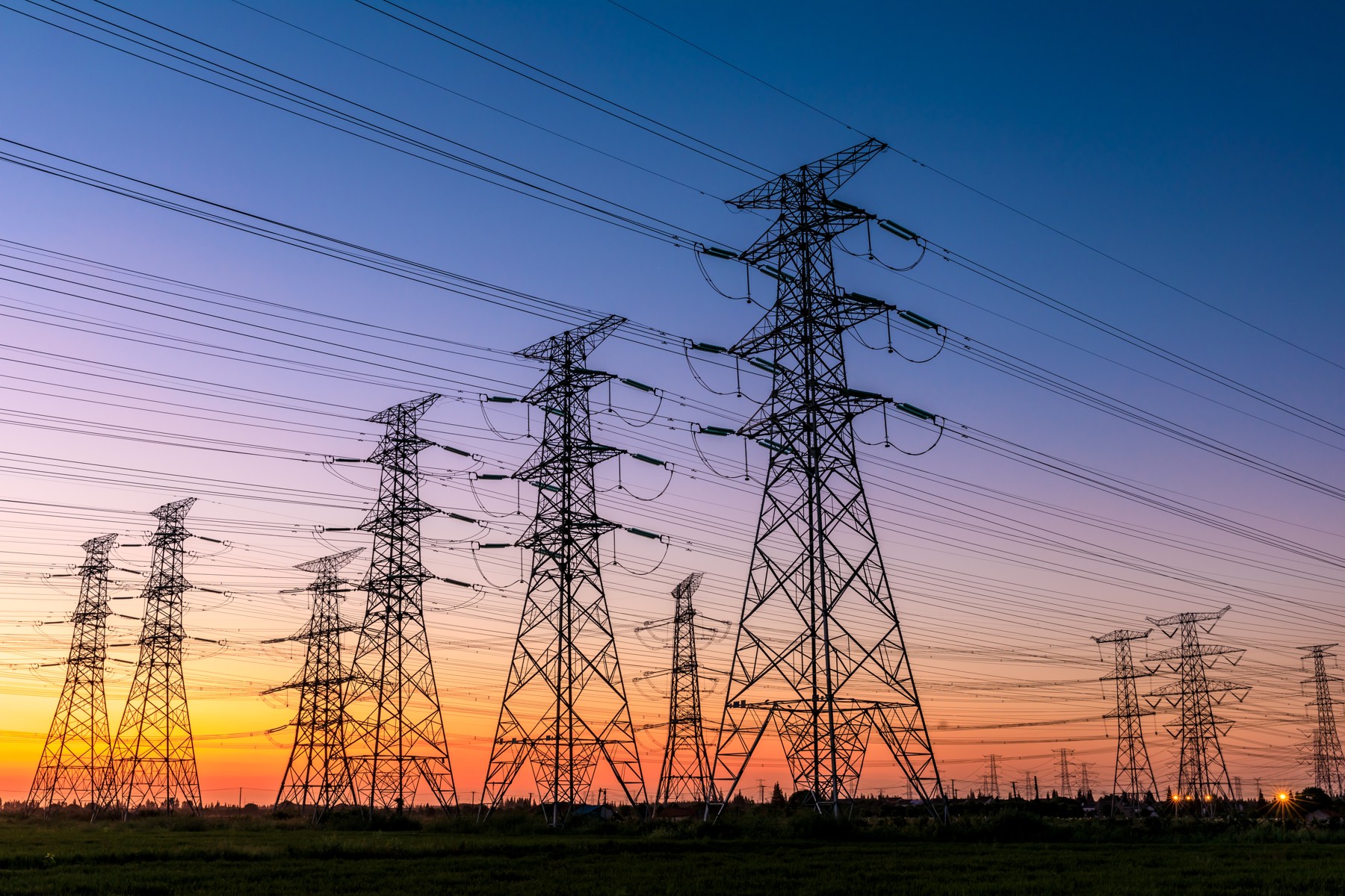 Energia, gli italiani spendono meno grazie alla tecnologia